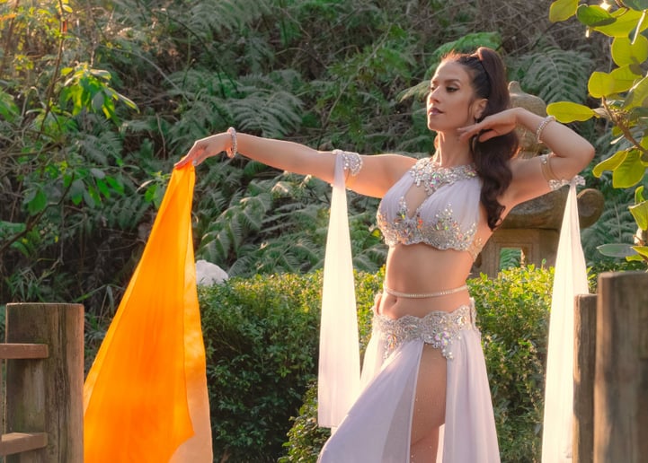 Gallery photo 9 of Nicole Maria Bellydance