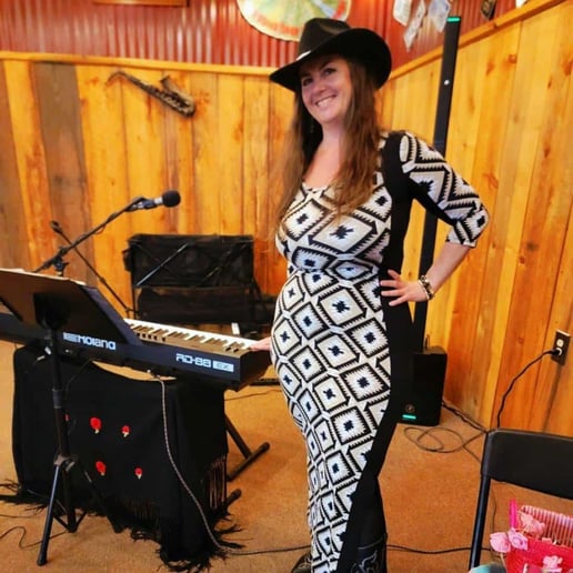 Gallery photo 2 of Nicole & The Dreamcatchers