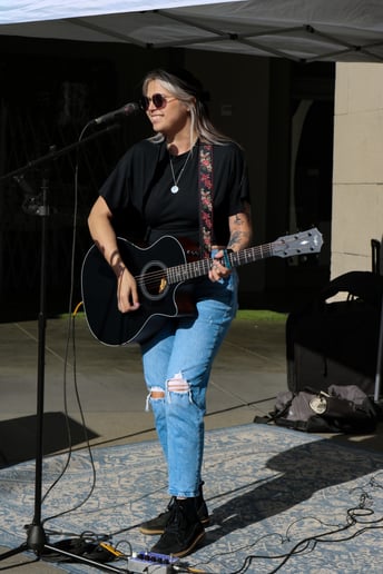 Gallery photo 1 of Nikki Perez Music