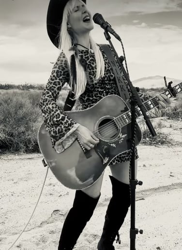 Gallery photo 1 of Nikki Sparks