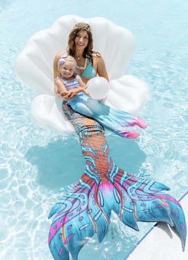 Gallery photo 1 of Nikki Under The Sea