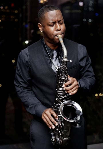 Gallery photo 3 of Nnamdi