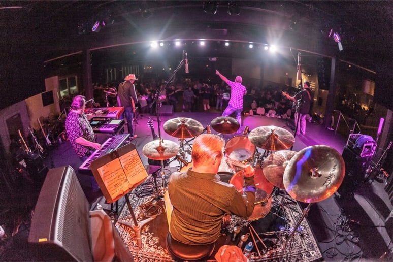 Gallery photo 1 of No Shoes Nation Band Kenny Chesney Tribu
