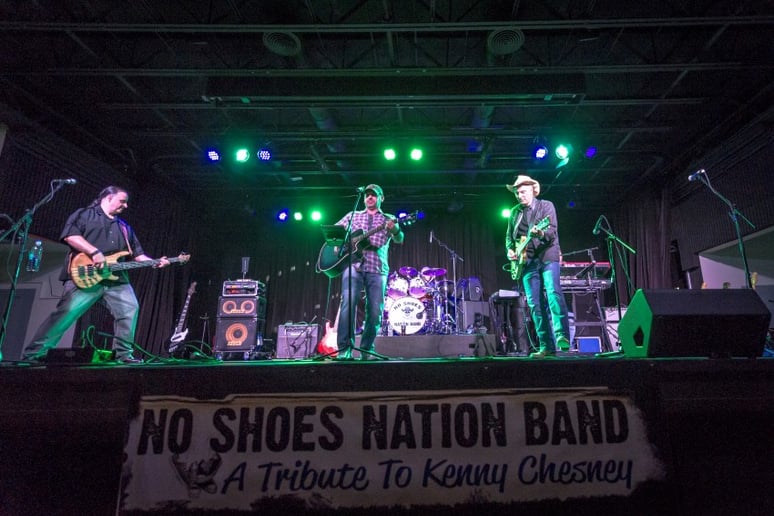 Gallery photo 7 of No Shoes Nation Band Kenny Chesney Tribu