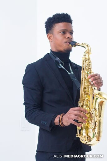 Gallery photo 4 of Noel the Saxophonist (SaxMan)