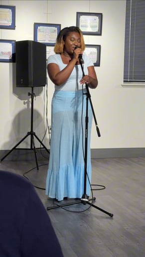Gallery photo 3 of Noire