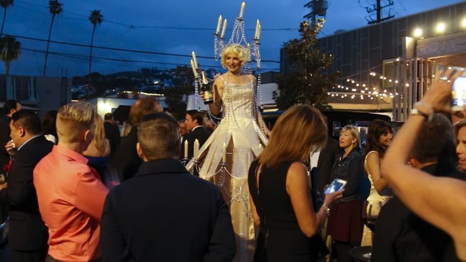Gallery photo 5 of Nomad Artz Stilt Walkers