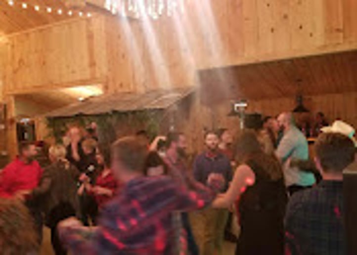 Gallery photo 1 of Non stop beats dj service