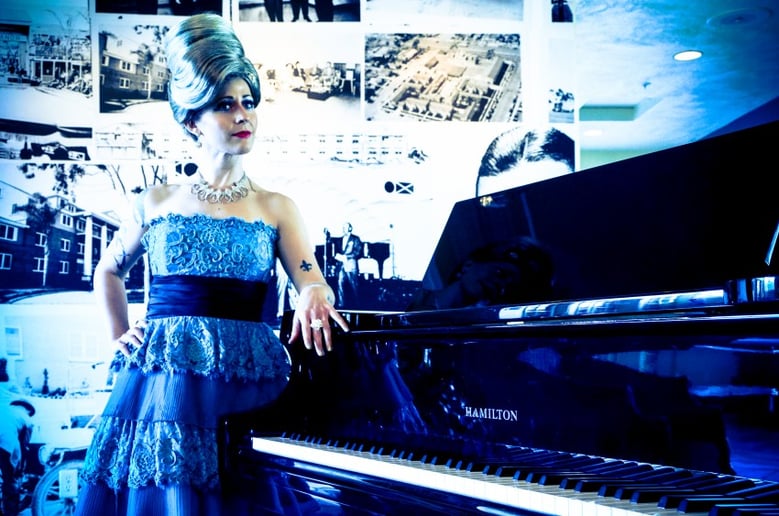 Gallery photo 4 of Normandie Wilson