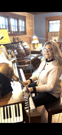 Gallery photo 1 of Julie Crotty-Guile Noteworthy Music™️