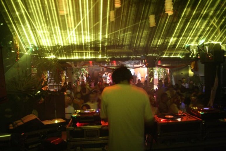 Gallery photo 7 of Nu-Salt Laser Light Shows International
