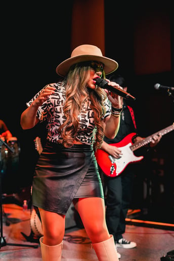 Gallery photo 2 of Tania y su Nueva Era - Latin Show Versatil