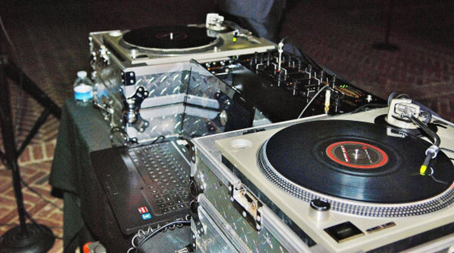 Gallery photo 10 of Number One Sound-DJ Nose