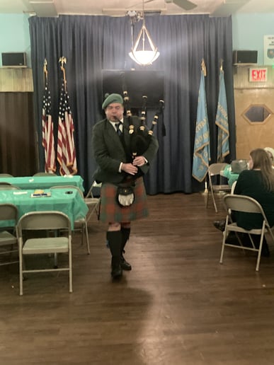 Gallery photo 6 of NYC Bagpipes