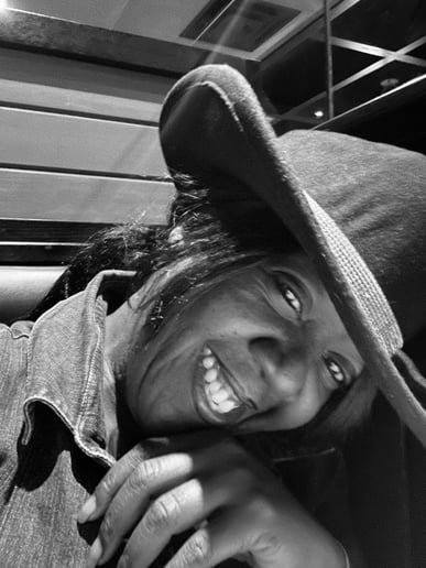 Gallery photo 3 of Nygee The Comedian / Thouart Comedian