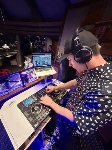 Gallery photo 7 of OC Party DJ