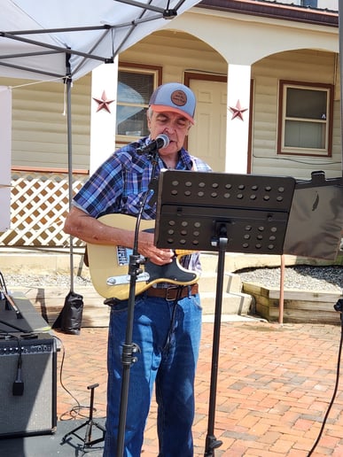 Gallery photo 8 of Odie And The Country Band