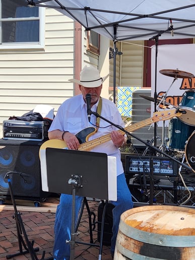 Gallery photo 9 of Odie And The Country Band