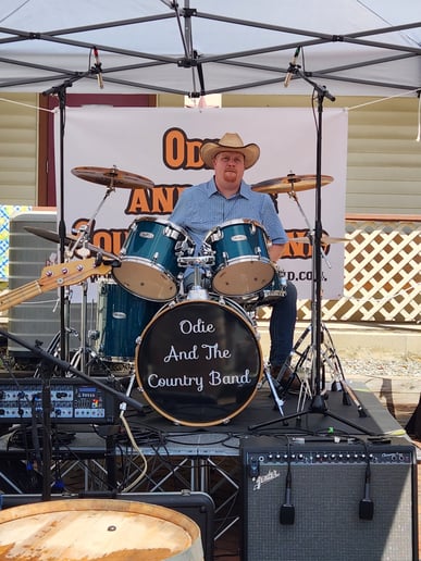 Gallery photo 10 of Odie And The Country Band