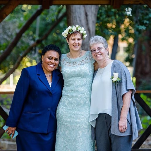 Gallery photo 1 of Officiant Lady