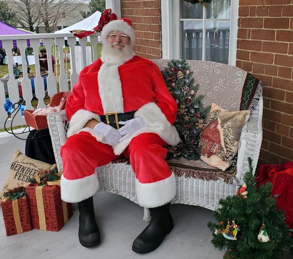 Gallery photo 2 of Old, saint nick!