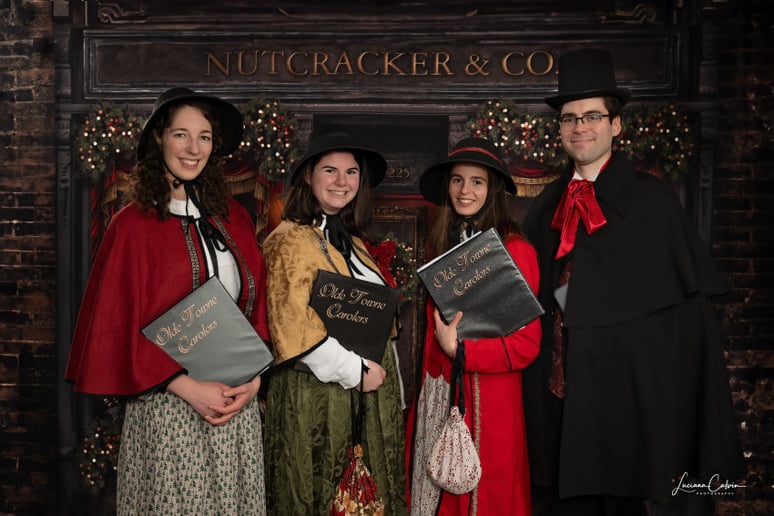 Gallery photo 1 of Olde Towne Carolers Boston