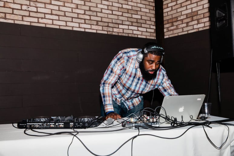 Gallery photo 3 of DJ Louric