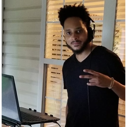 Gallery photo 1 of DJ AMQ