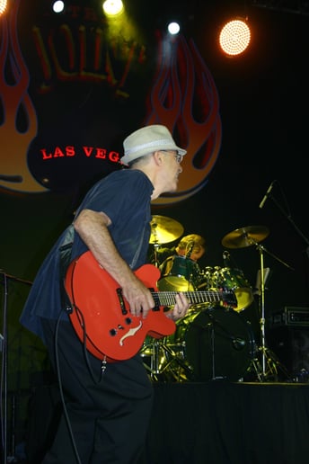 Gallery photo 2 of One-Manpower Trio
