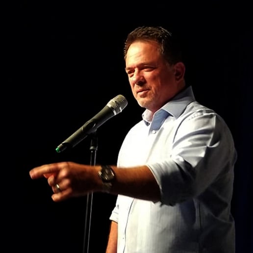 Gallery photo 5 of One-Handed Inspiration: Speaker Mike Bolland