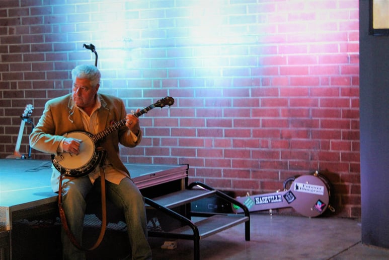Gallery photo 8 of One Man Banjo