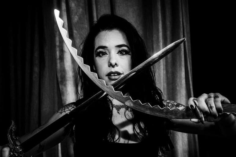 Gallery photo 5 of Echo Thorn