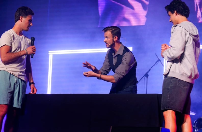 Gallery photo 2 of Tim Mullins-One Point Magic