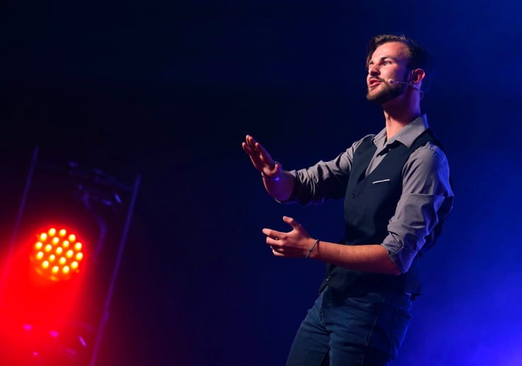 Gallery photo 3 of Tim Mullins-One Point Magic