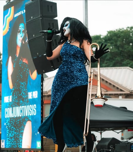 Gallery photo 4 of Conjunctivisis Noire - One Queen Variety Show