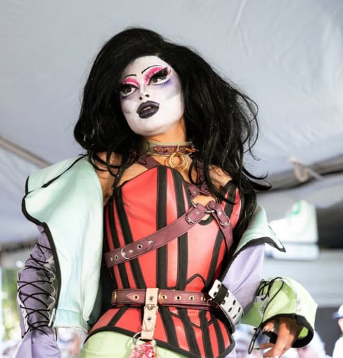 Gallery photo 6 of Conjunctivisis Noire - One Queen Variety Show