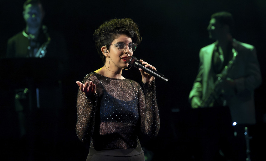 Gallery photo 3 of Celine Mireille - Acoustic & Live Looping Vocalist