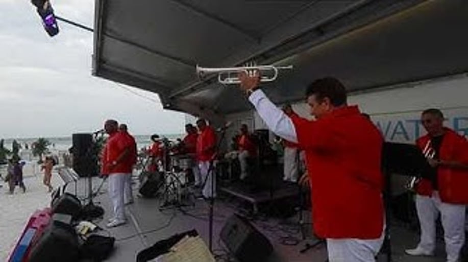 Gallery photo 1 of Orquesta INFINIDAD