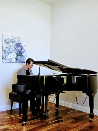 Gallery photo 1 of Oscar 4 Piano: Play, Perform, Precision