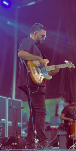 Gallery photo 2 of Osel Rodriguez - Bassist