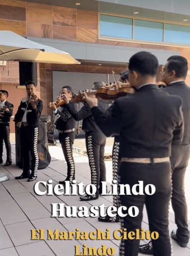 Gallery photo 10 of Osvaldo M.  y su  Mariachi Cielito Lindo
