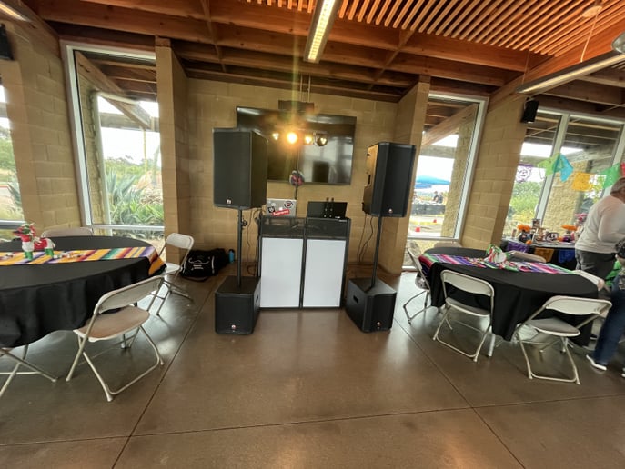 Gallery photo 8 of Otra Noche Entertainment