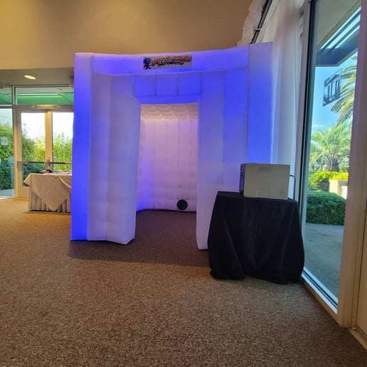 Gallery photo 2 of Out of this World Photobooths