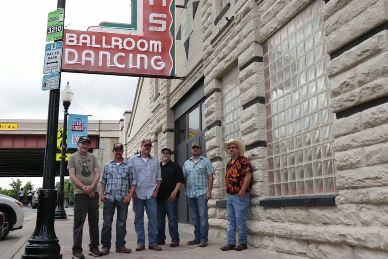 Gallery photo 4 of Outlaws Reloaded