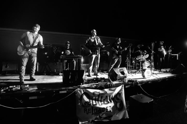 Gallery photo 6 of Outlaws Reloaded