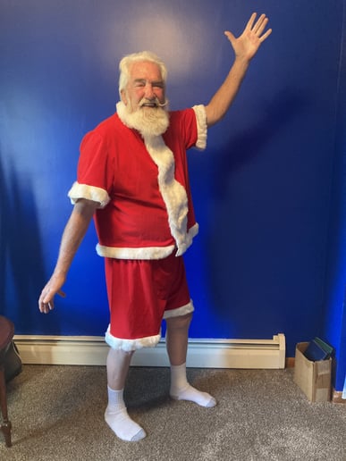 Gallery photo 7 of Overseas Santa
