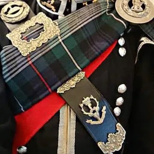 Gallery photo 13 of Ozark Bagpiper