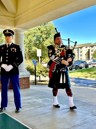 Gallery photo 27 of Ozark Bagpiper
