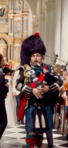 Gallery photo 39 of Ozark Bagpiper