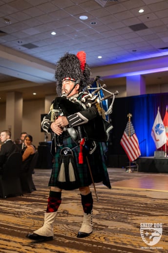 Gallery photo 55 of Ozark Bagpiper